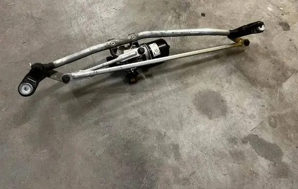 Dacia Sandero II Front wiper linkage and motor 288004410R