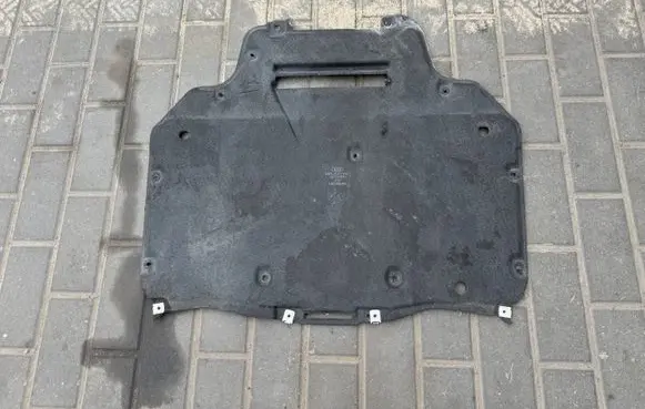 Volkswagen Touareg III Gearbox bottom protection 4M0825236A