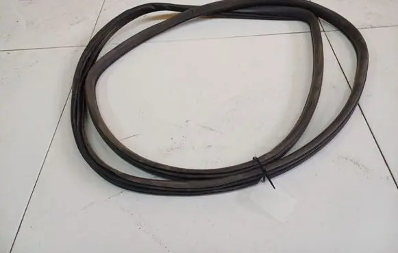 Honda Civic Rubber seal front coupe door 