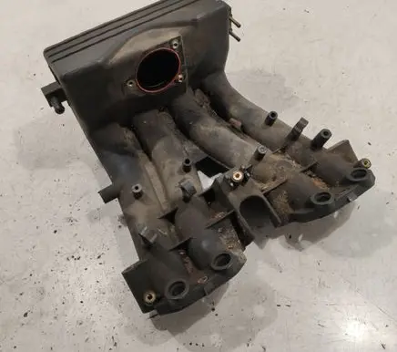 Peugeot 806 Intake manifold
