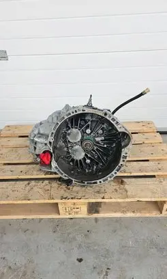 Renault Trafic III (X82) Manual 5 speed gearbox PF6068