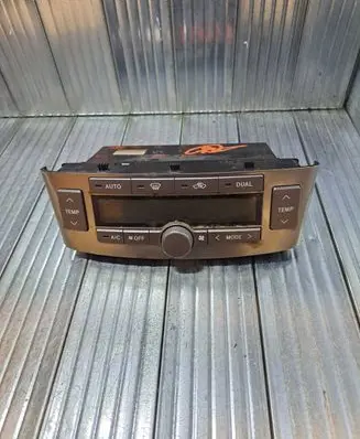 Toyota Avensis T250 Climate control unit 5590005202 MB1465705290