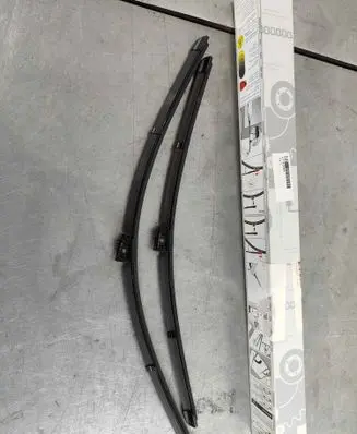 Mercedes-Benz CLA C118 X118 Windshield/front glass wiper blade A1778209800
