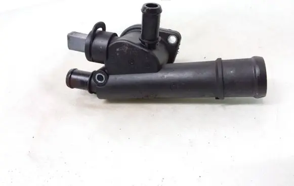 Skoda Fabia Mk1 (6Y) Engine coolant pipe/hose 038121132D