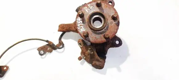 Toyota Avensis T250 Front wheel hub