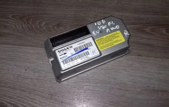 Volvo V70 Airbag control unit/module 0285001655 P30667469