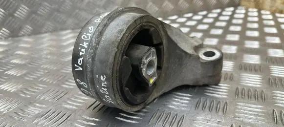 Chevrolet Captiva Engine mount bracket 