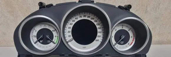 Speedometer (instrument cluster)