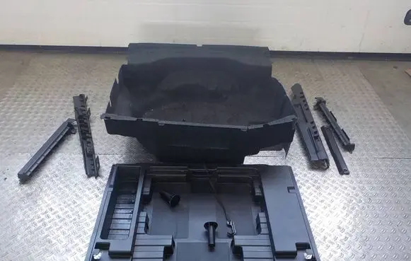 Mercedes-Benz E W212 Trunk/boot floor carpet liner A2126841406 00446216 8610902