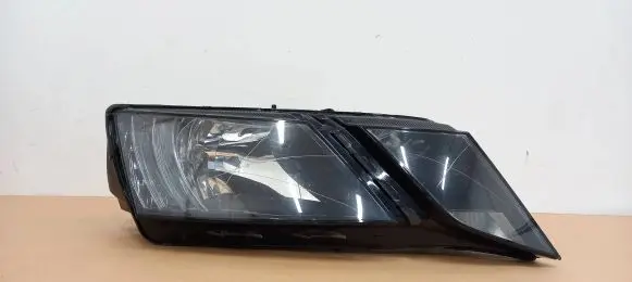 Skoda Octavia Mk3 (5E) Headlight/headlamp 5E1941016C 030110420200 LE15A6358