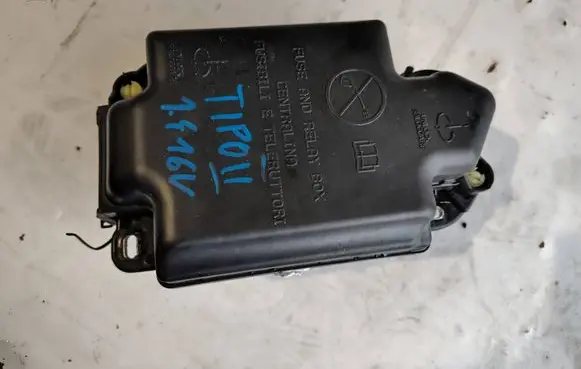 Fiat Tipo Fuse box cover 