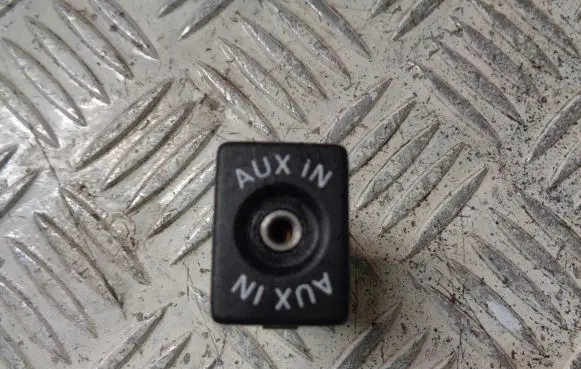 Volkswagen Golf Plus AUX in-socket connector 5M0035724