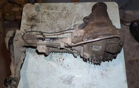 Mitsubishi L200 Front differential 