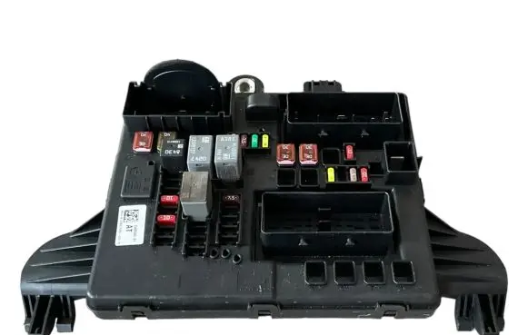 Opel Insignia A Fuse module 13485565 1348556501 17545535216