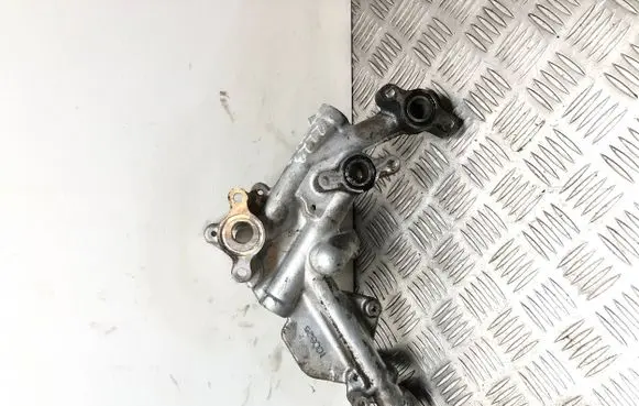 Toyota Avensis T270 Other engine bay part 100825