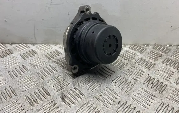 BMW 4 F32 F33 Engine mount bracket 6850220