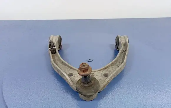 Volkswagen Touareg I Front control arm 7L0407347A