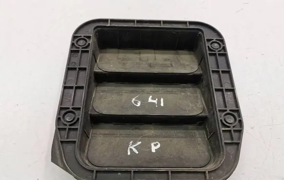 Honda CR-V Quarter panel pressure vent 75450SMA