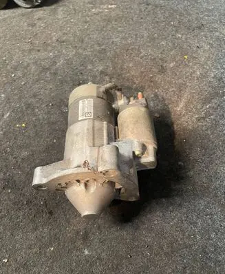 Citroen C5 Starter motor M000T82081