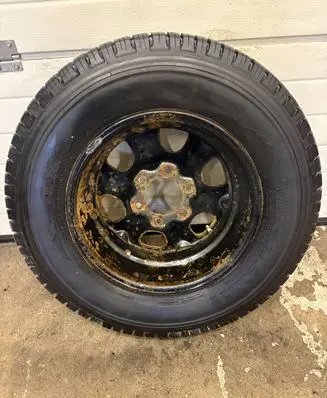 Nissan Terrano R16 spare wheel 