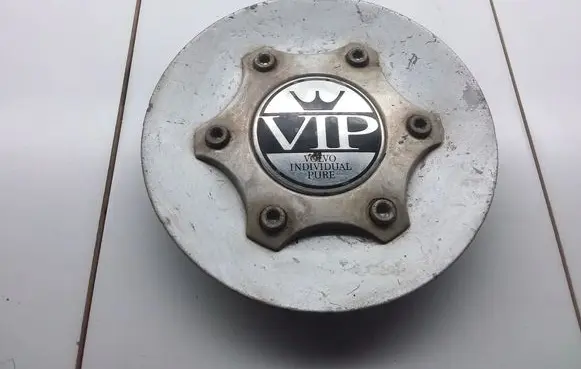 Volvo 240 Original wheel cap M570A