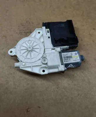 Volkswagen PASSAT B7 USA Front door window regulator motor 3C0959793C 936806102 561959701A