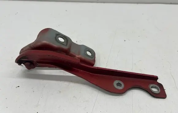 Mazda CX-30 Engine bonnet/hood hinges
