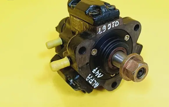 Alfa Romeo 147 Fuel injection high pressure pump 0445010007 0281002488