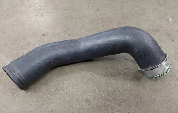 Mercedes-Benz R W251 Intercooler hose/pipe A2515280582