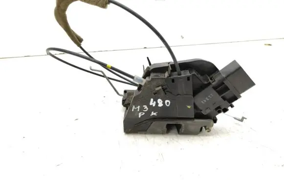 Mazda 3 I Front door lock 3N6AA21813K
