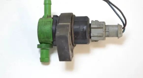 Mercedes-Benz CLK A209 C209 Turbo solenoid valve A0004703893