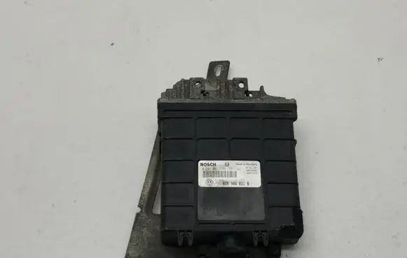Volkswagen PASSAT B4 Engine control unit/module 028906021 028906021B