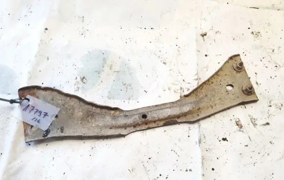 Volkswagen PASSAT B6 Engine mounting bracket