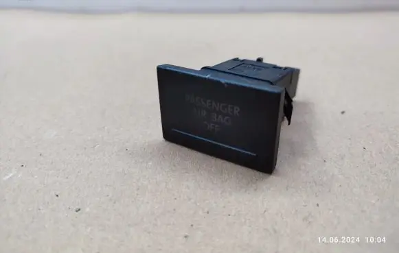 Volkswagen Touareg I Passenger airbag on/off switch 7L6919235B