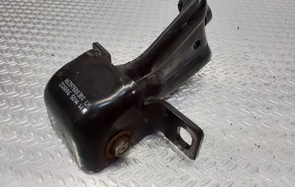 Mercedes-Benz Vito Viano W639 Sliding door middle roller runner A6397600300