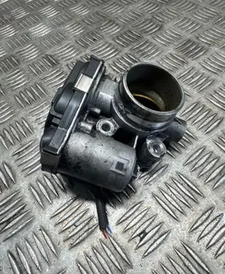 Opel Insignia A Throttle valve 55570009DB