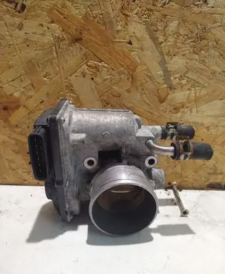 Toyota Avensis T250 Engine shut-off valve 261000R020