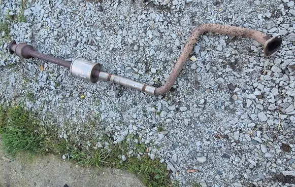 Hyundai i30 Exhaust gas pipe 