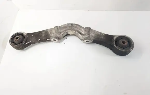 Mitsubishi Pajero Rear differential/diff mount bracket 