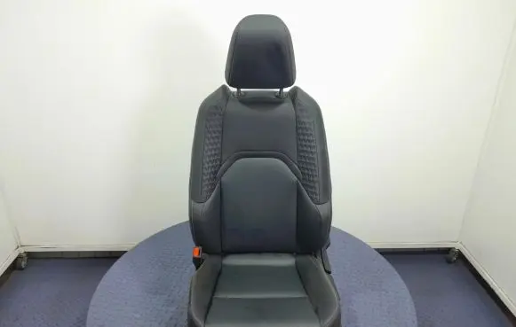 Lexus UX Front driver seat 