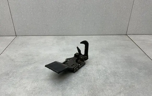 Audi A1 Engine bonnet/hood lock/latch loop/hook 8X0823480A