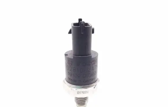 BMW 5 E39 Fuel pressure sensor 