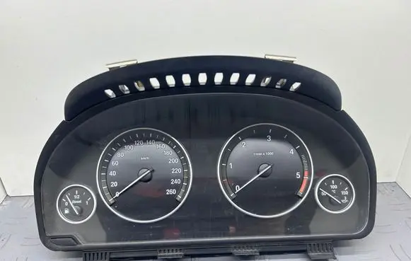 BMW 5 F10 F11 Speedometer (instrument cluster) L064J9996