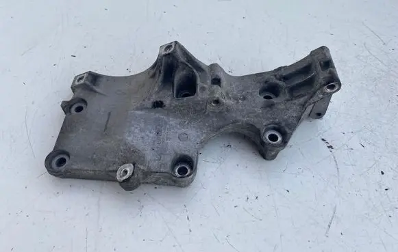 Volkswagen Touran I Generator/alternator bracket 03G903143A