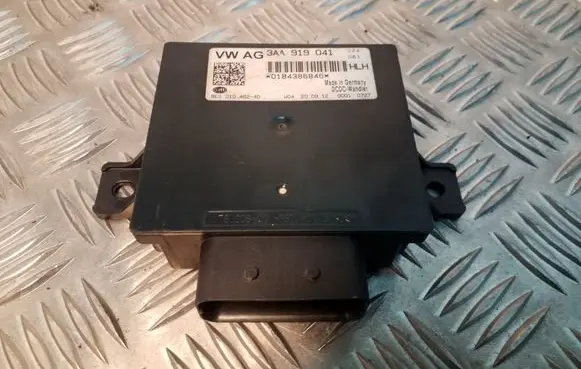 Volkswagen PASSAT B7 Power management control unit 3AA919041
