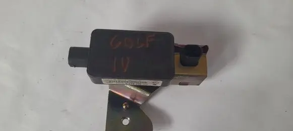 Volkswagen Golf IV Sensor 1J0907657A