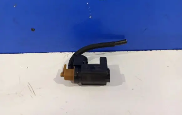 Volvo XC90 Engine mount vacuum valve 31339808