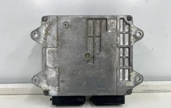 Mitsubishi Colt Engine control unit/module a1341503379 1860a823