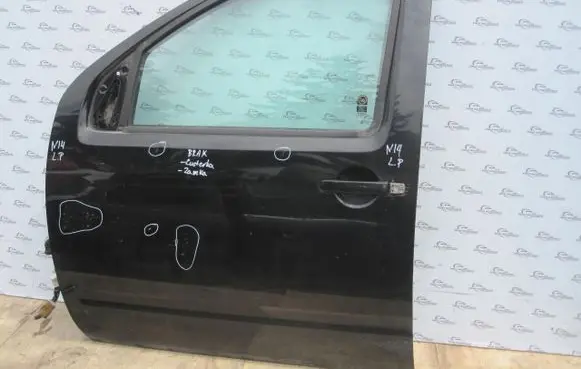 Nissan Pathfinder R51 Front door