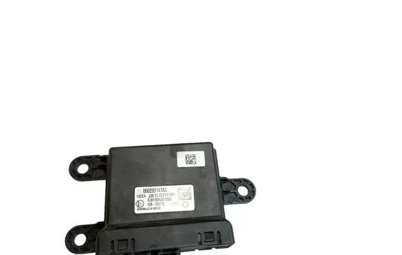 Chrysler Pacifica Gateway control module 068293147AC J0615227170000 F00HJ01888
